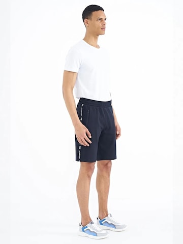 Tommy Life Loosefit Shorts in Schwarz