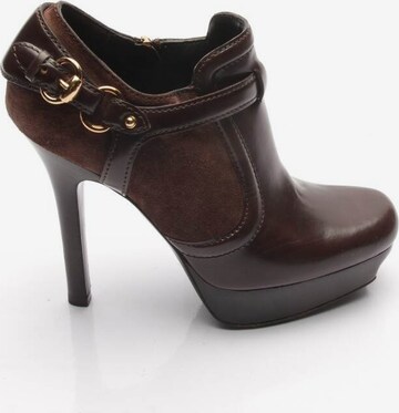 Gucci Dress Boots in 35 in Brown: front