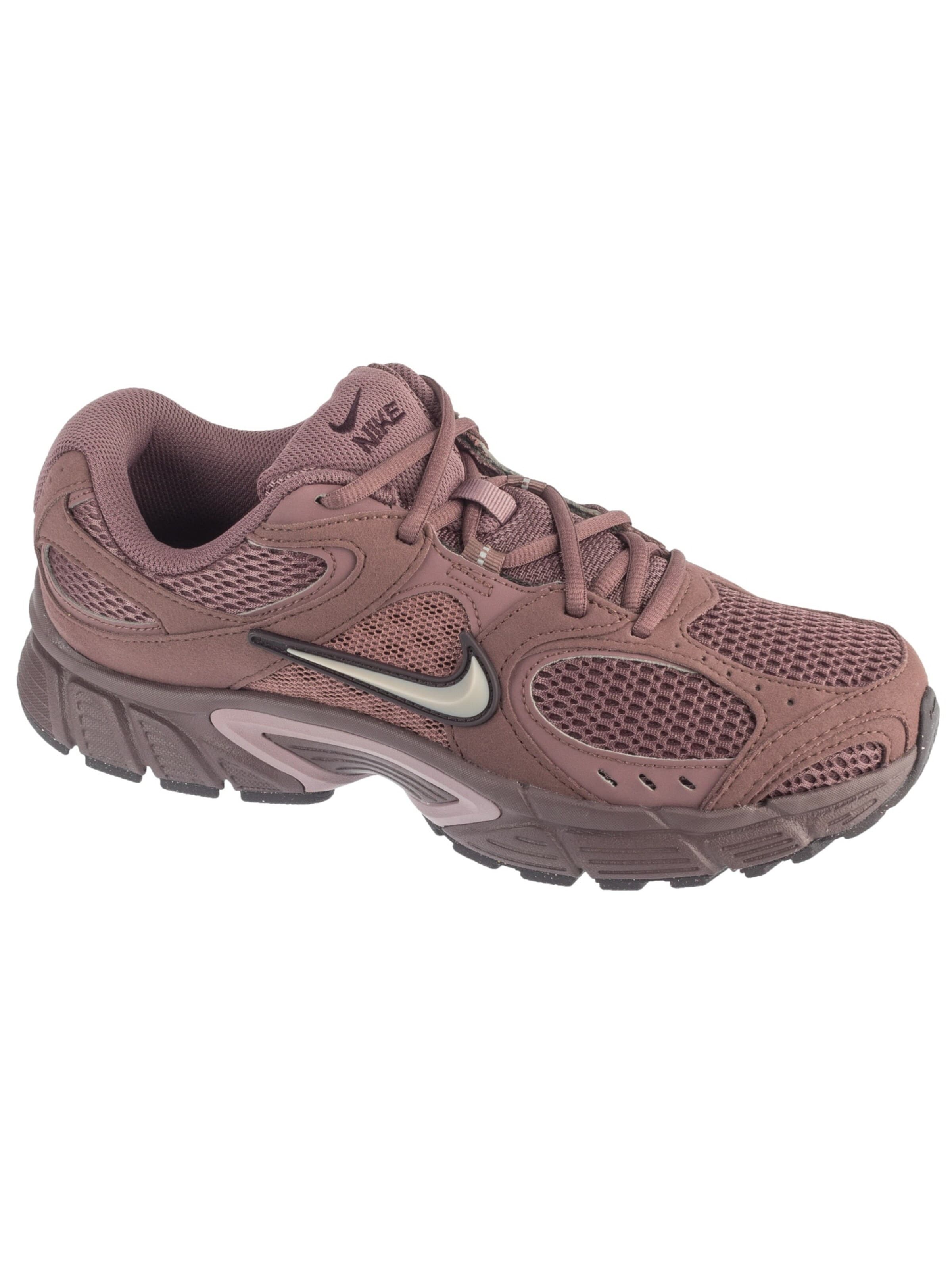 Baskets basses 'Nike V5 RNR' NIKE en rouge : devant