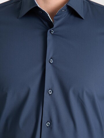 7Camicie - Ajuste estrecho Camisa de negocios 'Firenze Sport Poplin Stretch Man Shirt White' en azul