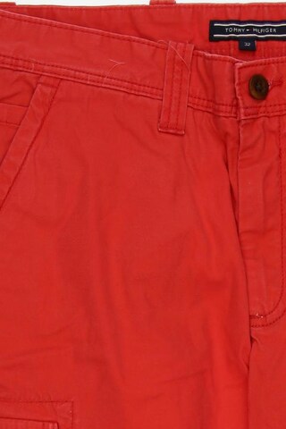 TOMMY HILFIGER Shorts 32 in Rot