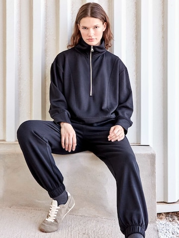 Gisela Sweatshirt i sort: forside