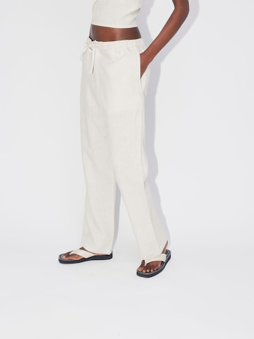 Wide leg Pantaloni 'Holiday' di ABOUT YOU REBIRTH STUDIOS in beige