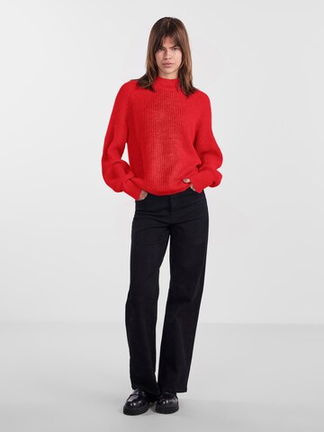 PIECES - Pullover 'Natalee' em vermelho