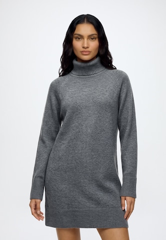 Robes en maille GAP en gris : devant