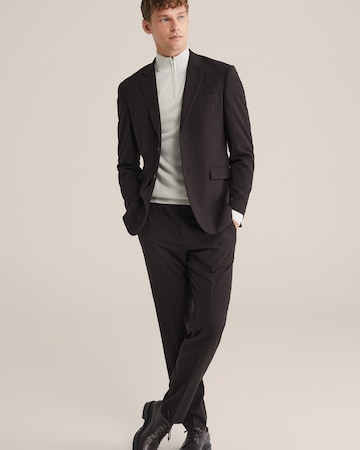 WE Fashion Regular Fit Pikkutakki värissä ruskea