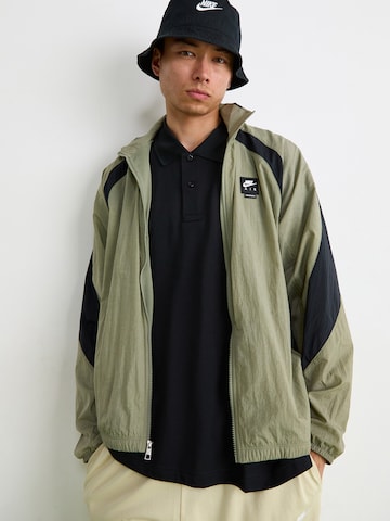 žalia Nike Sportswear Demisezoninė striukė 'AIR'