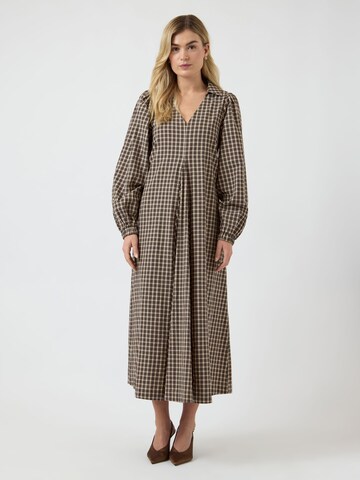 Robe 'YASCarlina' YAS en marron : devant