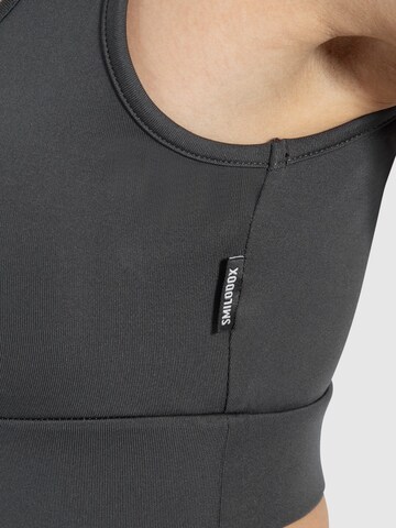 Smilodox Sports top ' Debby ' in Grey