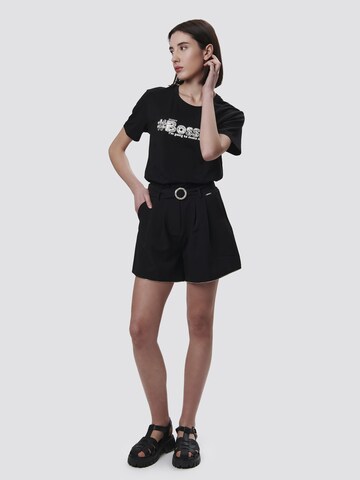 Maglietta 'Bossing' di Influencer in nero