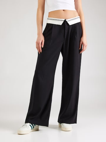 HOLLISTER Wide leg Παντελόνι πλισέ 'EMEA' σε μαύρο: μπροστά