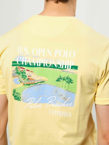 U.S. POLO ASSN. Regular Fit T-shirt ' UMDalha ' in Gelb