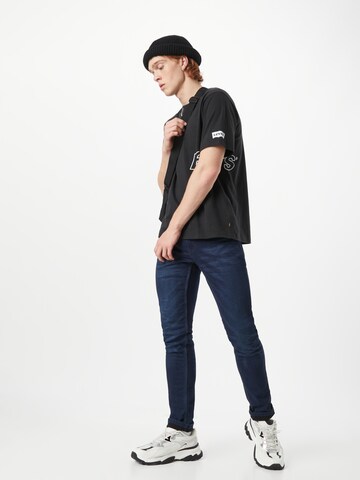 LEVI'S ® Μπλουζάκι 'Relaxed Fit Tee' σε μαύρο