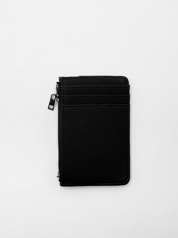 Pull&Bear Etui in Schwarz