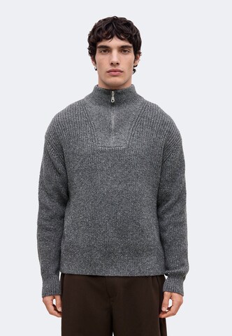 Abercrombie & Fitch Sweater in Grey: front