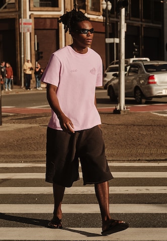 Tricou de la Bershka pe roz