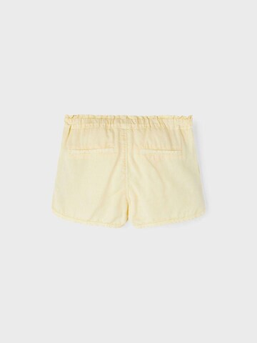 NAME IT Regular Shorts 'Becky' in Gelb