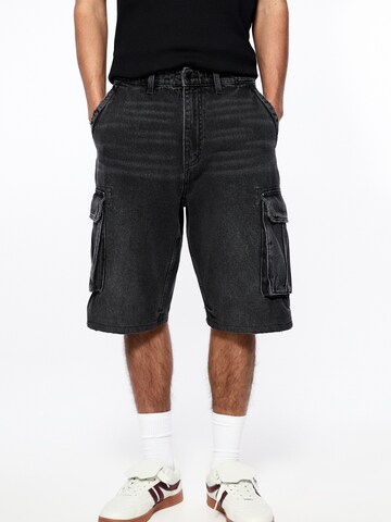 Pull&Bear Loosefit Cargojeans i svart: framsida