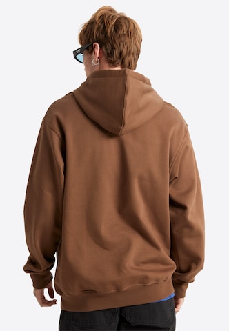 VANS Collegepaita 'Left Chest Ii' värissä ruskea