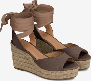 Kazar Sandals in Brown