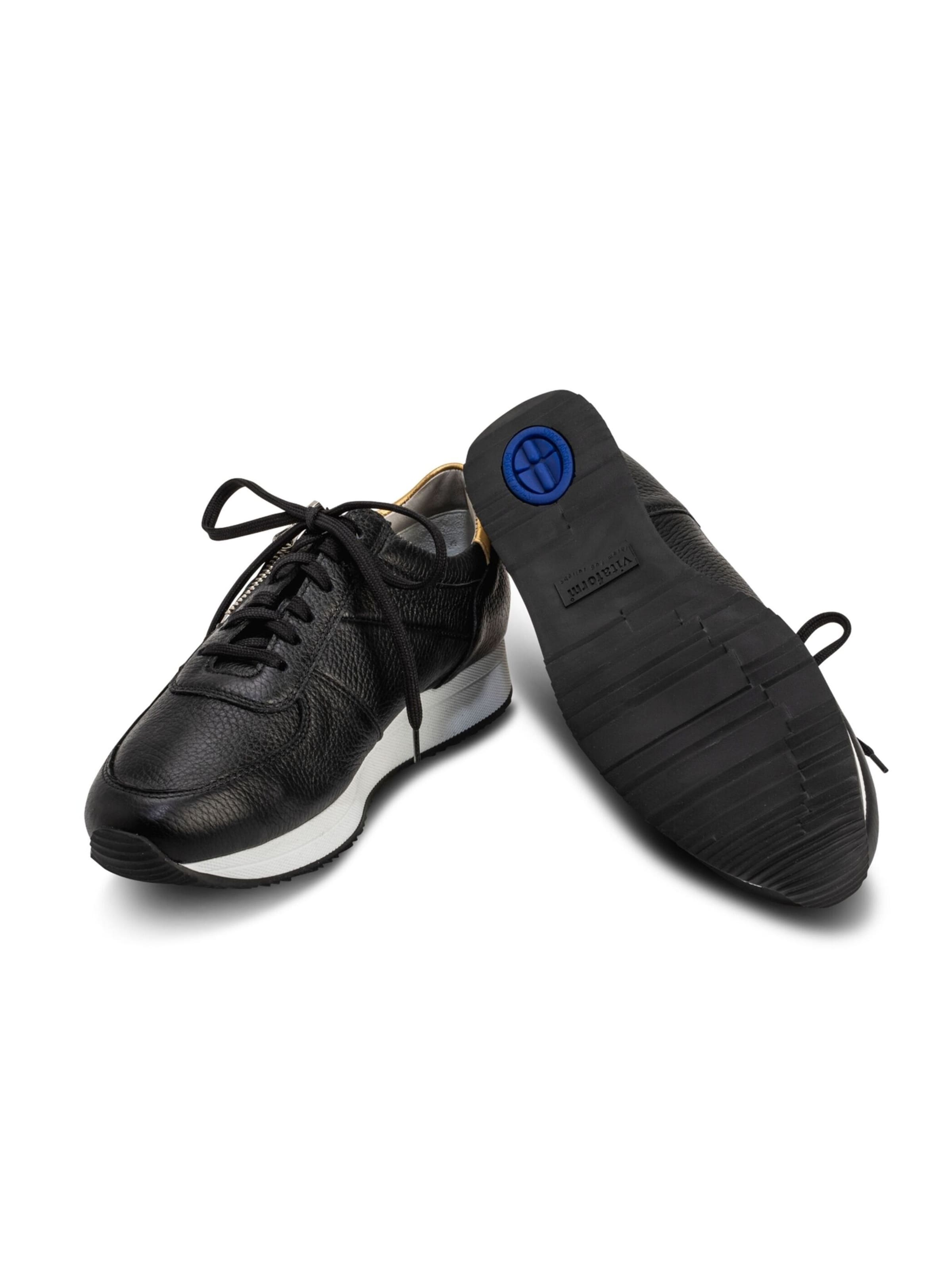 Sneaker bassa di VITAFORM in nero