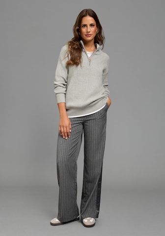 LAURA SCOTT Pullover in Grau