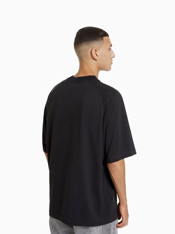 Bershka T-Shirt in Schwarz