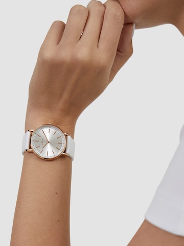 s.Oliver Analog Watch in White: front