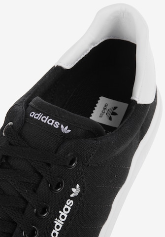 ADIDAS ORIGINALS Låg sneaker '3MC' i svart