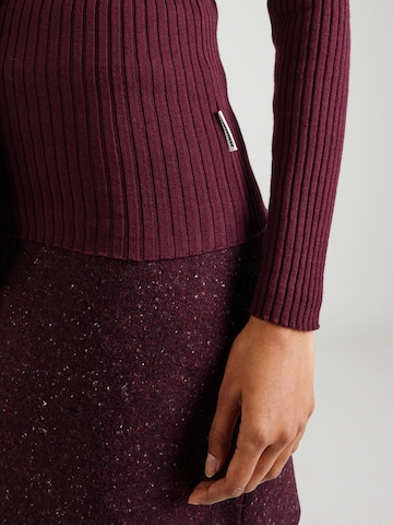 ARMEDANGELSPulover 'Alaani' - crvena boja