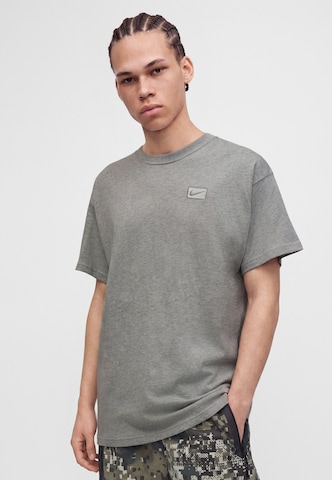 Nike Sportswear Футболка в Серый