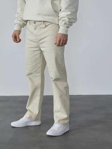 Regular Jean 'Rafael' DAN FOX APPAREL en blanc : devant