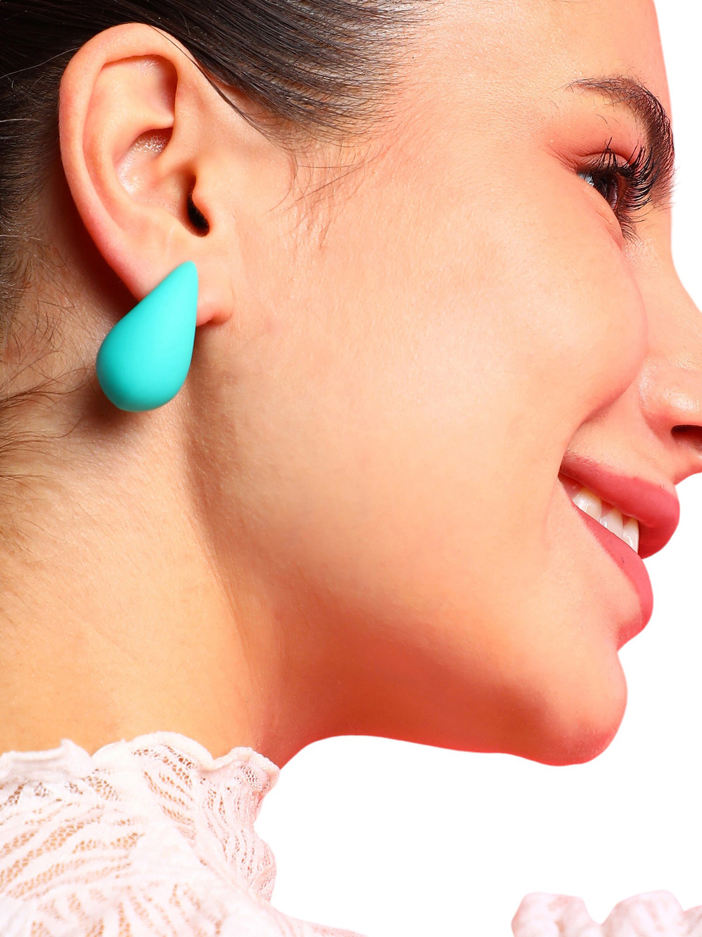 SOHI Earrings ' Peg ' in Blue: front