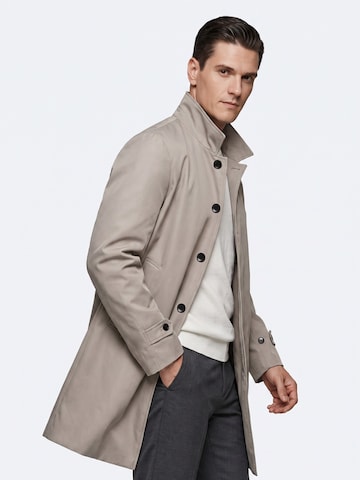 ALLTHEMEN Between-Seasons Coat 'Hauch' in Beige