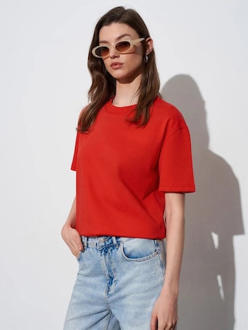 Maglietta 'T-Shirts' di Dilvin in rosso