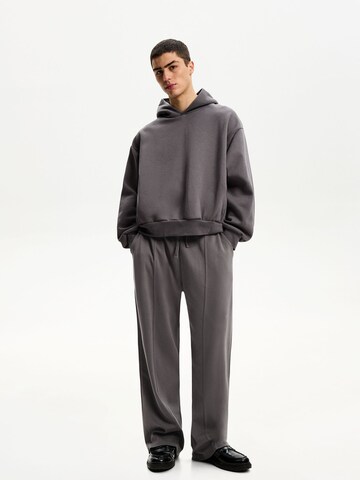 Bershka Loose fit Trousers in Grey