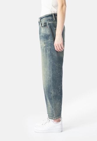 Barrel Jean 'Joana' Elias Rumelis en bleu