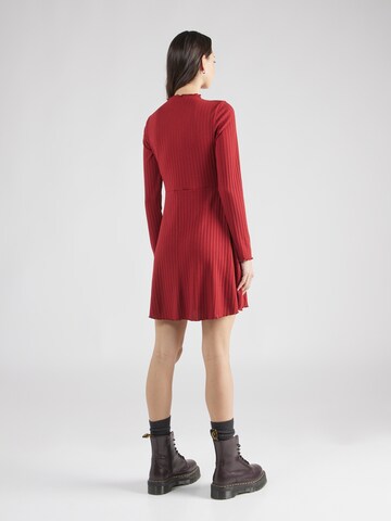 ABOUT YOU Платье 'Cettina' в Красный