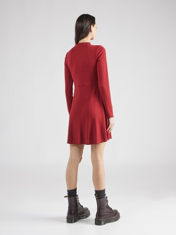 ABOUT YOU - Vestido 'Cettina' em vermelho