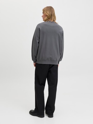 Sweat-shirt 'JPRCCCHAD' JACK & JONES en gris
