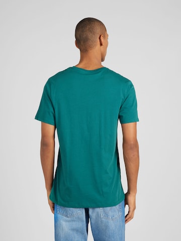 Tricou 'SIGN OFF' de la WRANGLER pe verde