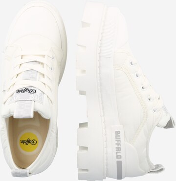 BUFFALO Sneakers 'RAVEN LO' in White: front