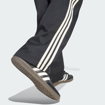 ADIDAS ORIGINALS Loosefit Hose in Schwarz