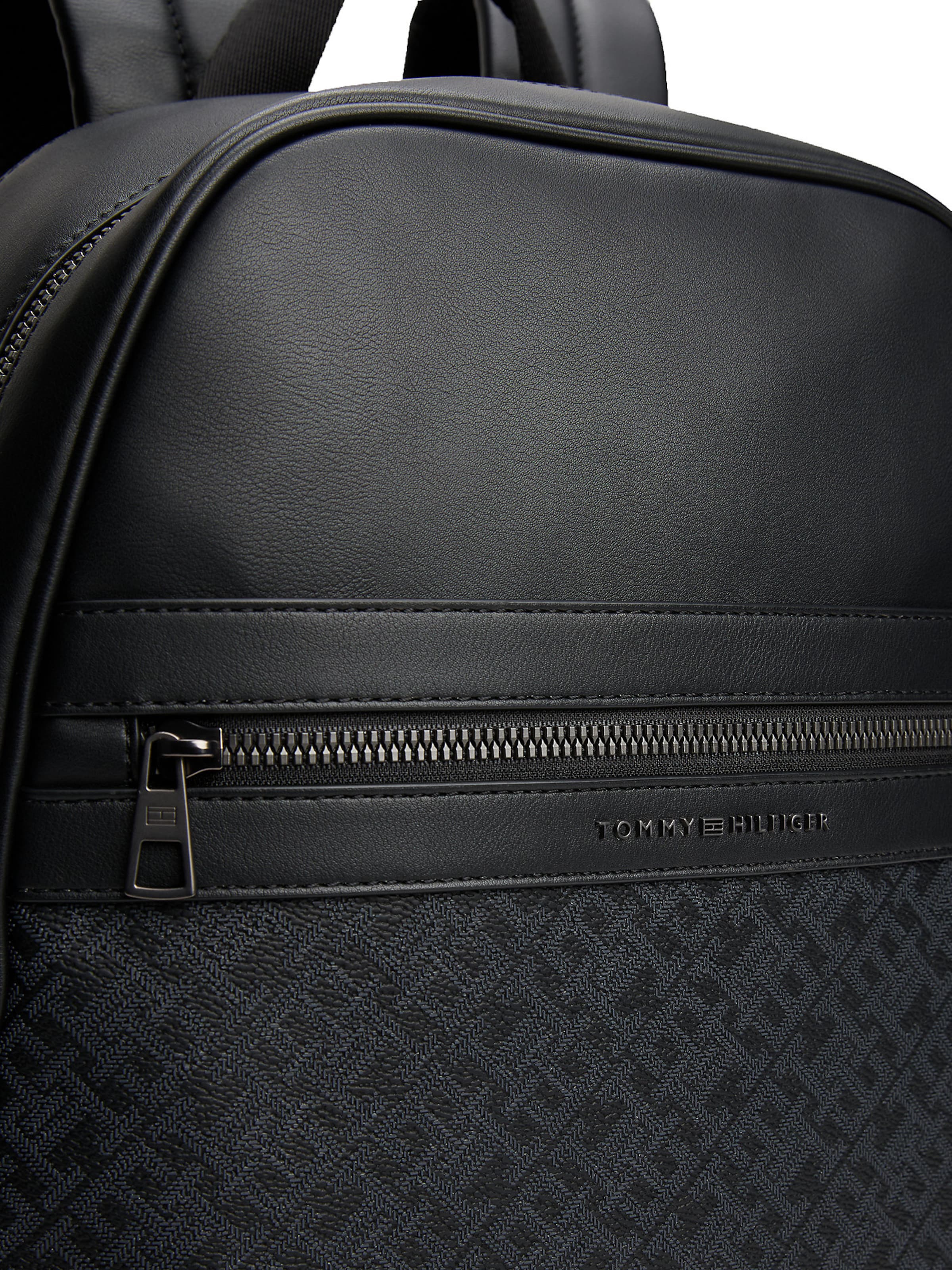 TOMMY HILFIGER - Mochila em preto