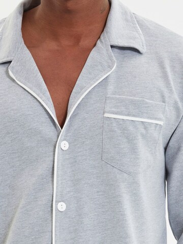 Trendyol Pyjama lang in Grau