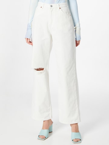 Wide leg Jeans de la Monki pe alb: față