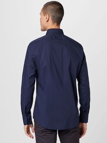 Coupe regular Chemise 'Joe' BOSS en bleu