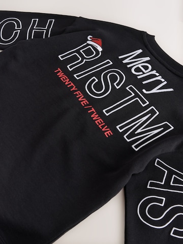 Next Shirt in Black