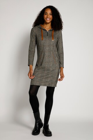 Gina Laura Dress in Grey: front