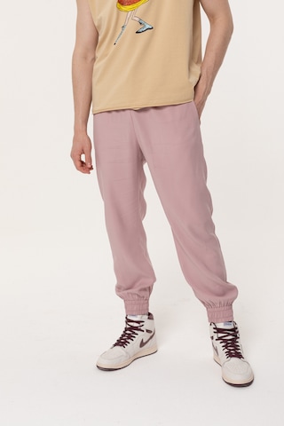 ET Nos Loose fit Chino Pants in Pink: front